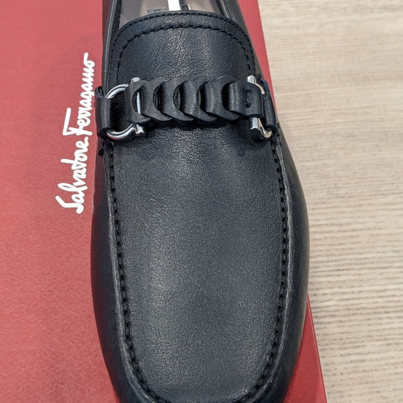 Men's Salvatore Ferragamo "Stuart" Gancio Leather Loafers Black - Picture 2 of 7